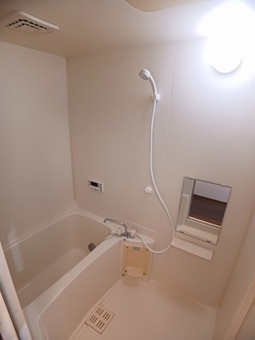 ニュークレストール藤の浴室