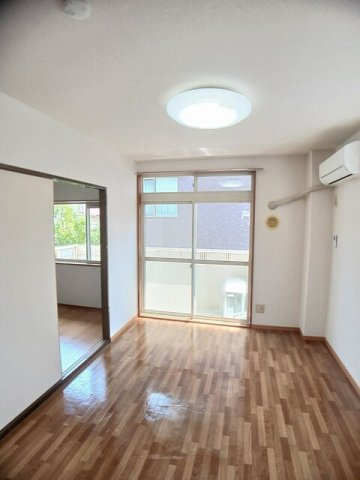 フラワーロードの内装