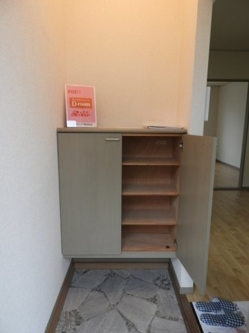 エクセルハイツ森安の玄関