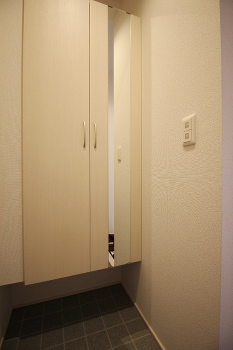 フルス吉備津の玄関|別のお部屋の同仕様写真です。