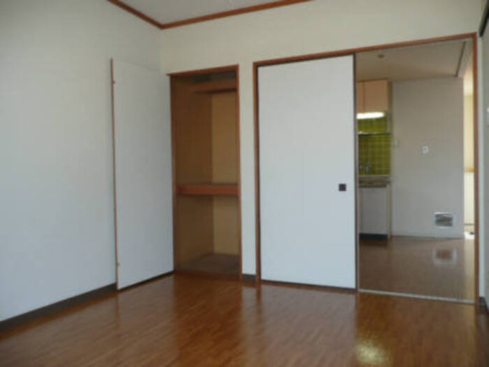 パレーシャル平野　A棟の洋室