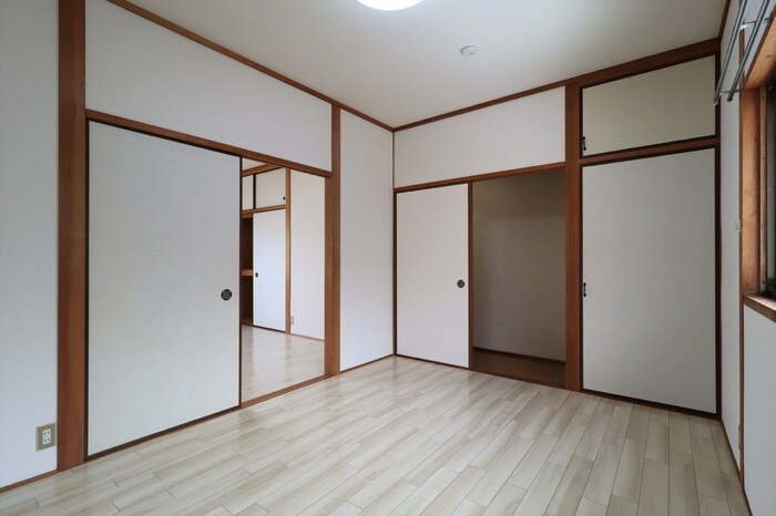 ファミーユロータスの洋室