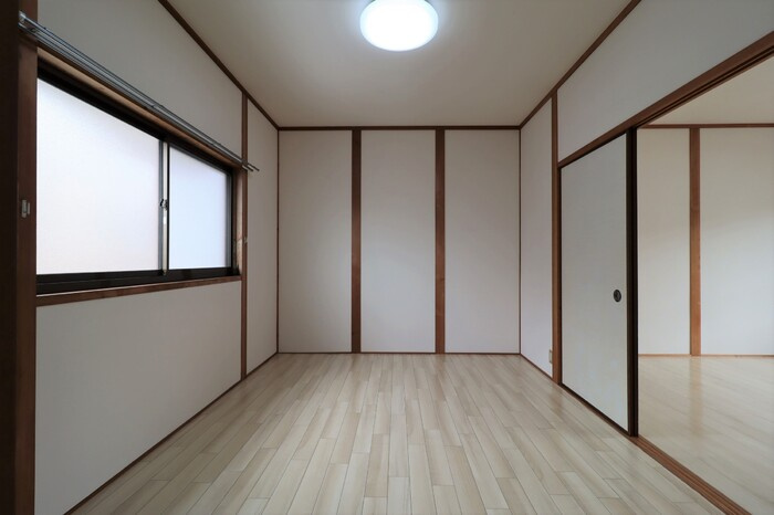 ファミーユロータスの洋室