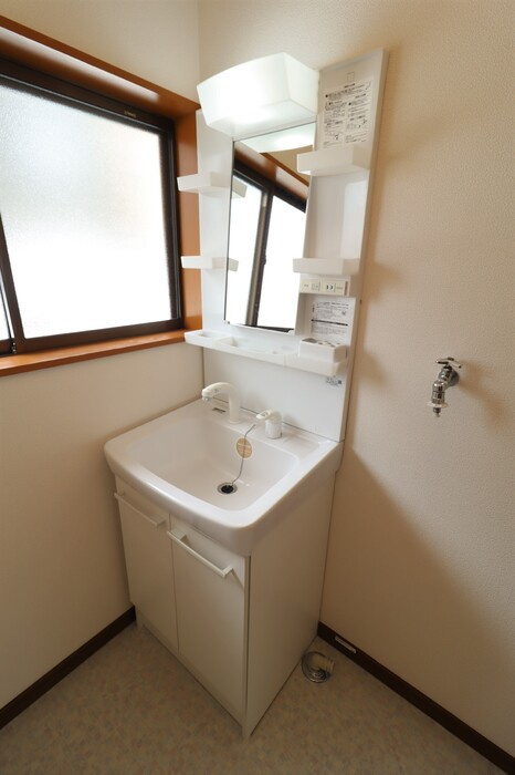 ファミーユロータスの洗面所