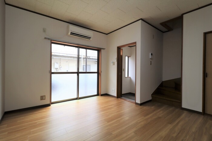 ファミーユロータスの居間・リビング