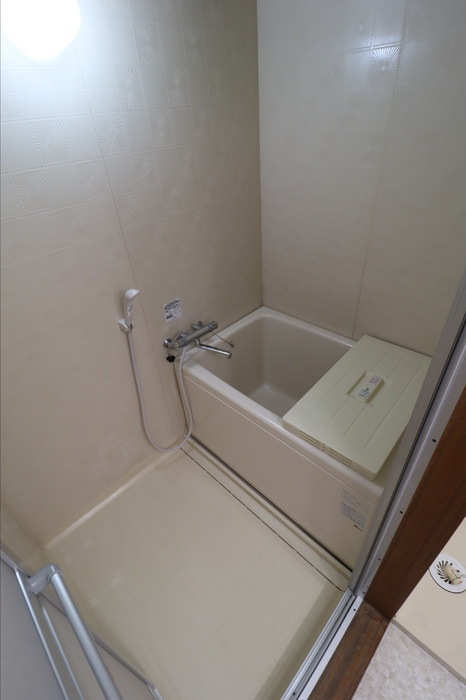 リバーサイド久米の浴室