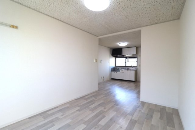 ヴェンベール浅野の居間・リビング