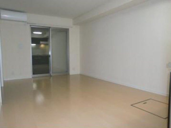 ロイヤルパークの居間・リビング