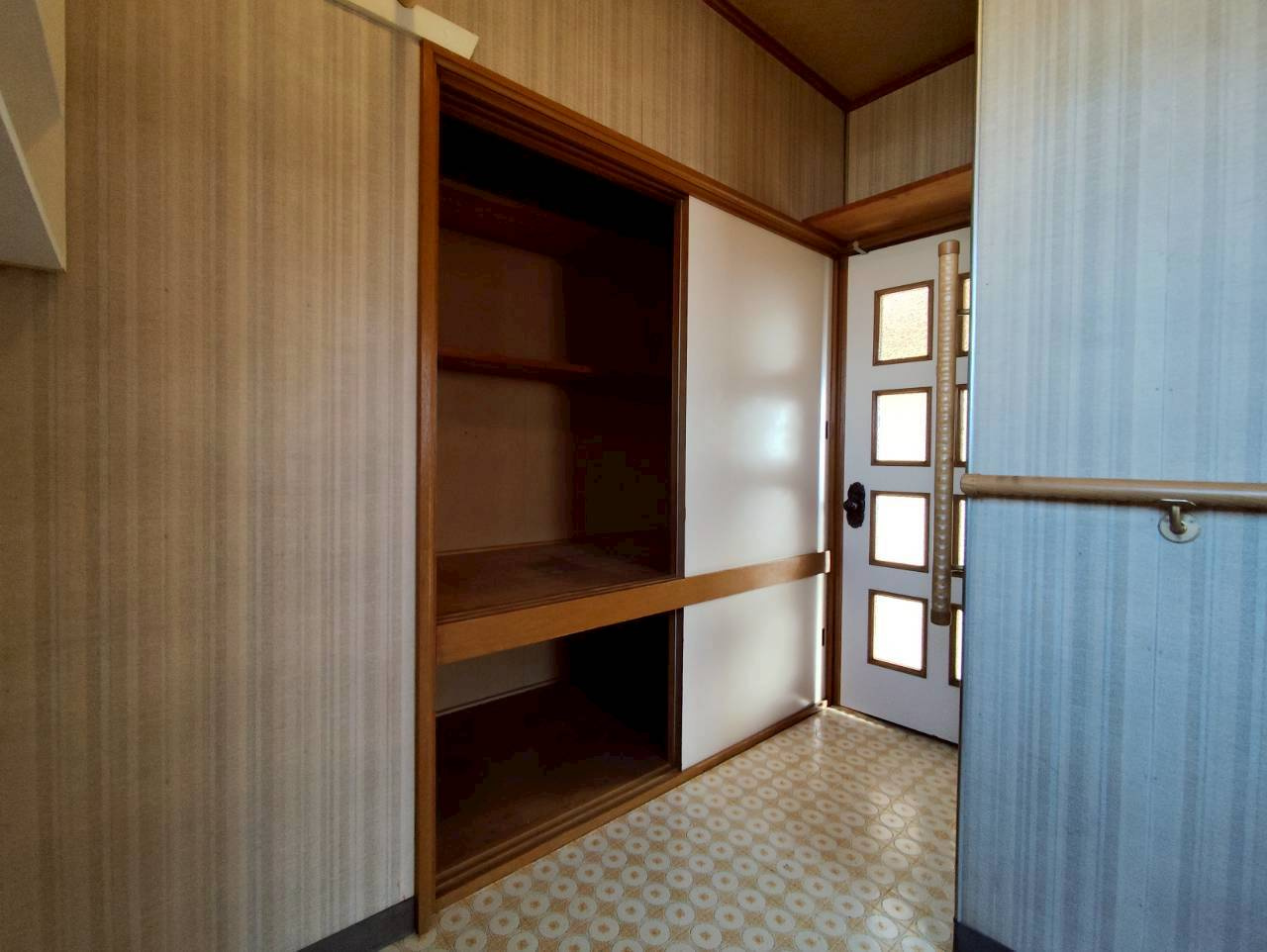 桜ヶ岡３丁目7貸家の収納