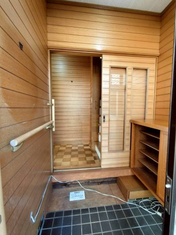 桜ヶ岡３丁目7貸家の玄関