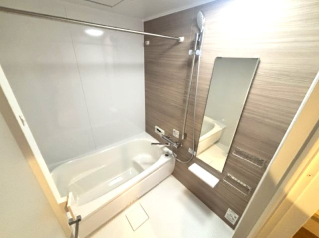 アプリーレ住吉本町の浴室