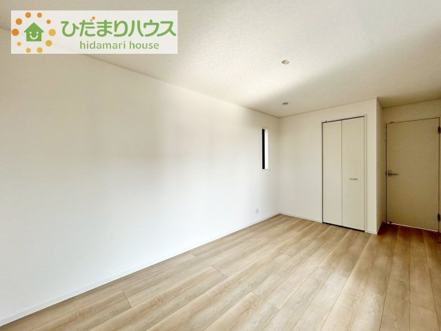 【寝室】 | つくば市大曽根第1　新築戸建　3号棟 | 大きなベッドを置いても余裕の広さの主寝室♪
