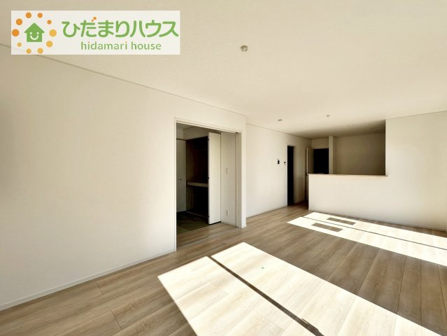 【居間・リビング】 | つくば市大曽根第1　新築戸建　3号棟 | 早くお仕事終わらせて、家に帰りたくなるようなリビングです(^^♪