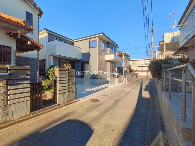 所沢市和ケ原2丁目・全1棟　新築一戸建　の前面道路含む現地写真