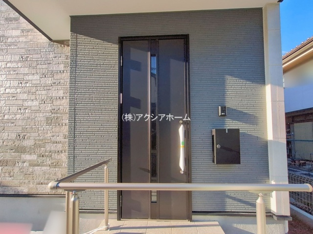 所沢市和ケ原2丁目・全1棟　新築一戸建　の玄関
