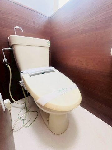 伊川谷有瀬戸建のトイレ