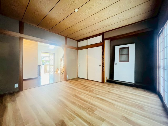 伊川谷有瀬戸建の居間・リビング