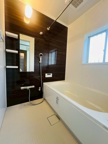 伊川谷有瀬戸建の浴室