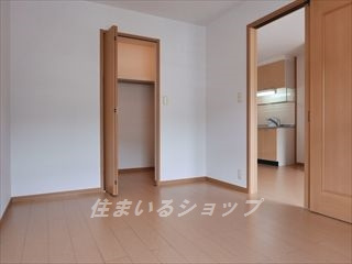 安芸高田市吉田町国司のアパートの寝室