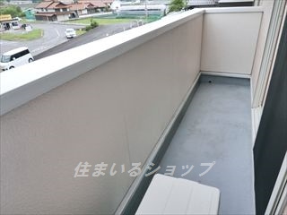 安芸高田市吉田町国司のアパートのバルコニー