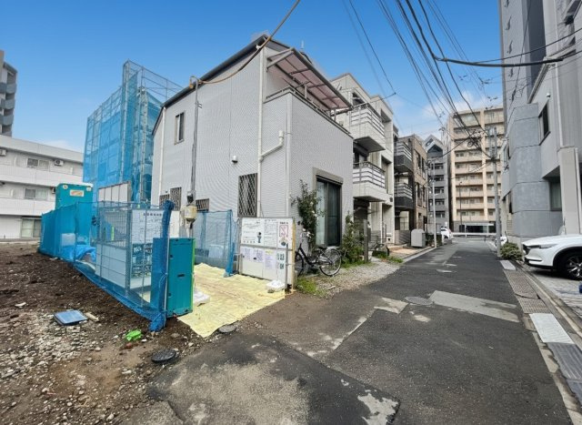 北区神谷1丁目 全2棟 2号棟の前面道路含む現地写真|2駅2路線利用可能な好立地です♪
東京メトロ南北線「王子神谷」駅徒歩6分
京浜東北線「東十条」駅徒歩13分