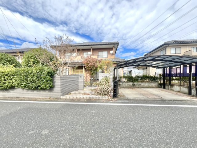 【中古戸建】太田市新田瑞木町の外観|■外観｜土日のご見学はもちろん、平日・夜間のご案内も大歓迎です♪「今から見たい」や「仕事終わりに見たい」にもご対応できますのでお気軽にお問い合わせください♪