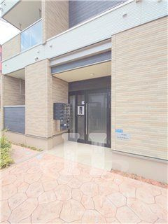 【エントランス】 | パティオ | 建物の内部です