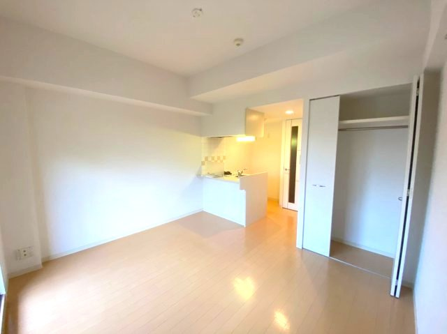 プレサンス上前津リラクシア　名古屋市賃貸　仲介手数料無料の居間・リビング|リビング/居室