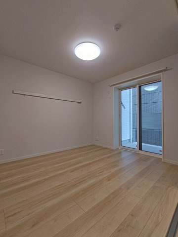 シャーメゾン若園の洋室