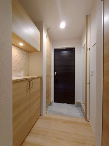 シャーメゾン若園の玄関