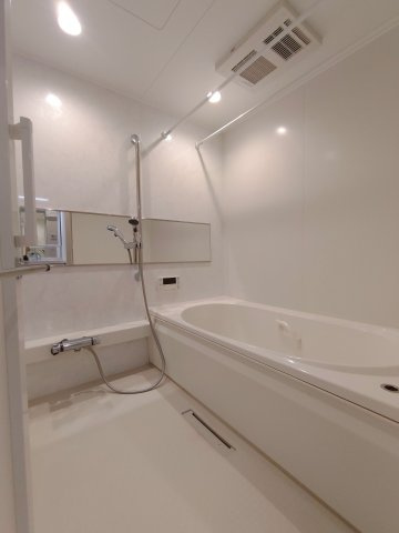 シャーメゾン若園の浴室