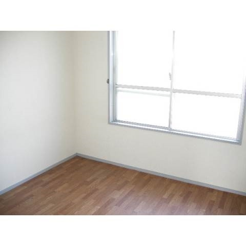 西町ハイツの洋室