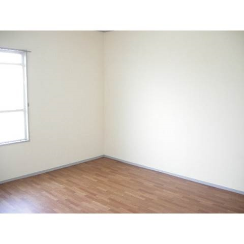 西町ハイツの洋室