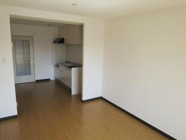 鉄飛坂マンション（テッピザカ）の居間・リビング