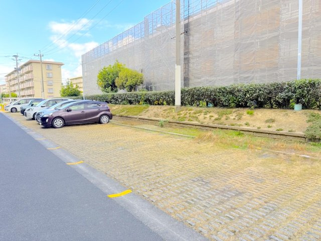 奈多団地24号棟の駐車場