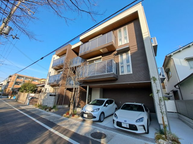 シャーメゾンファミリア