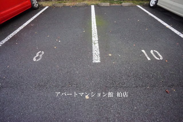 プレミエ・ステラの駐車場