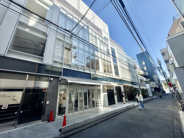 仲町シロタビルEASTの外観