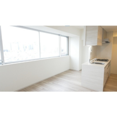 【居間・リビング】 | コンフォリア新中野 | 5.5帖のきれいな洋室。