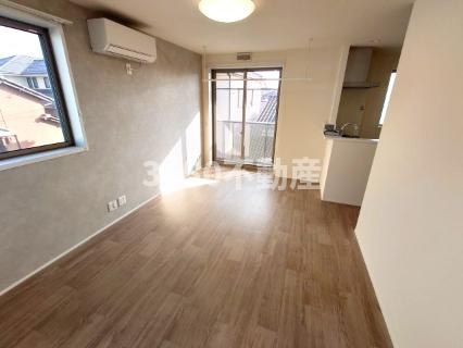 YOUR　MAISON茜部中島の居間・リビング