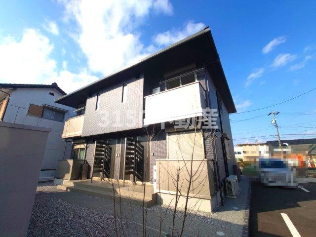 YOUR　MAISON茜部中島の外観