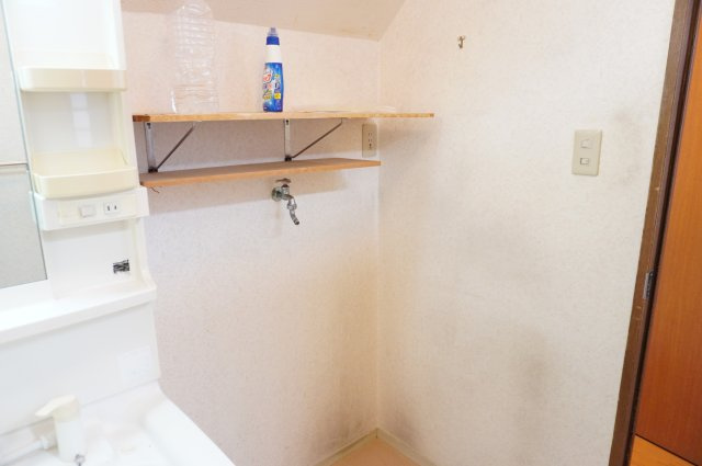 越谷市大字弥十郎 中古戸建のランドリースペース