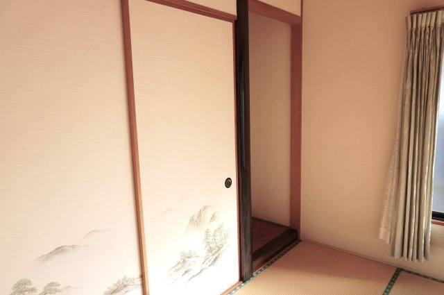 越谷市大字弥十郎 中古戸建の和室|1階 6帖