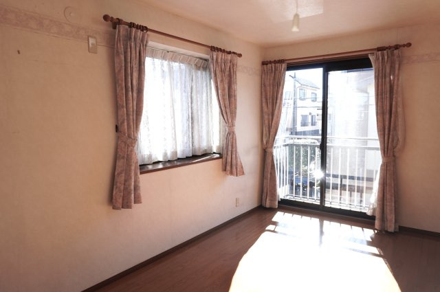 越谷市大字弥十郎 中古戸建の洋室|2階 7.5帖