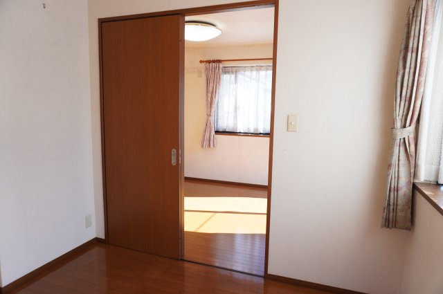 越谷市大字弥十郎 中古戸建の洋室