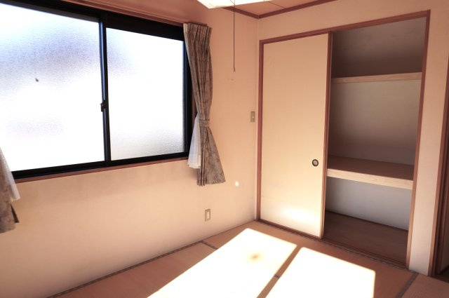 越谷市大字弥十郎 中古戸建の和室|2階 6帖