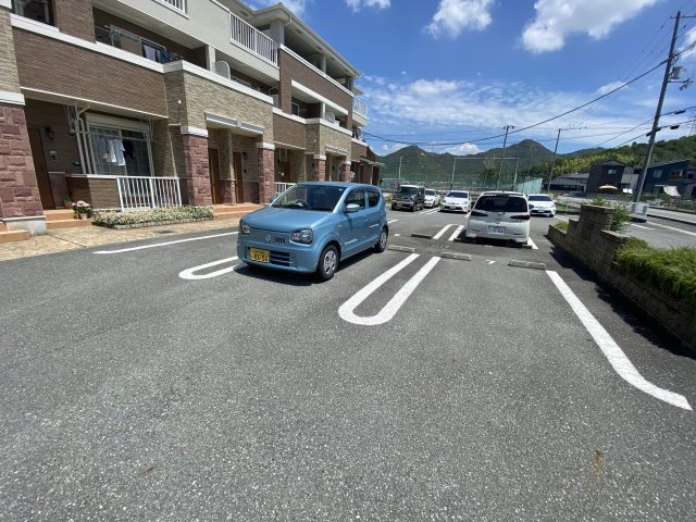 上の森ハウスの駐車場
