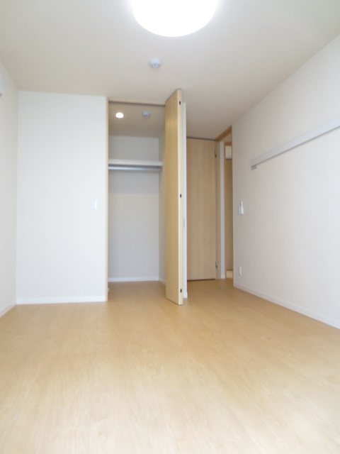 ハープアベニュー長岡京の洋室