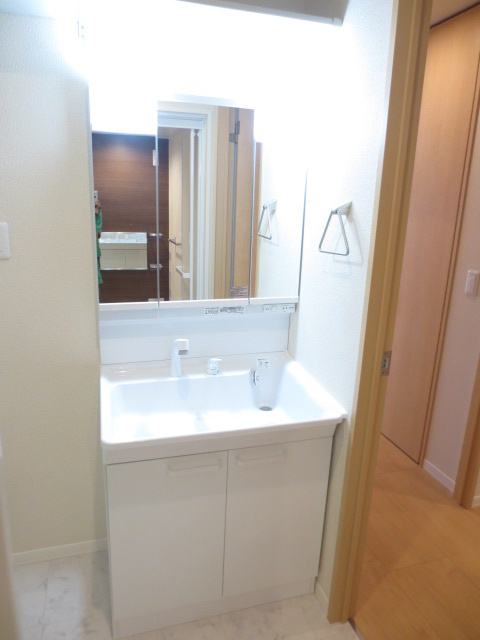 ハープアベニュー長岡京の独立洗面台|シャワー付き独立洗面台