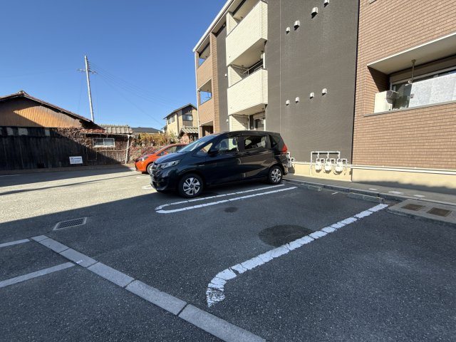 アサノ・モノカーメラの駐車場